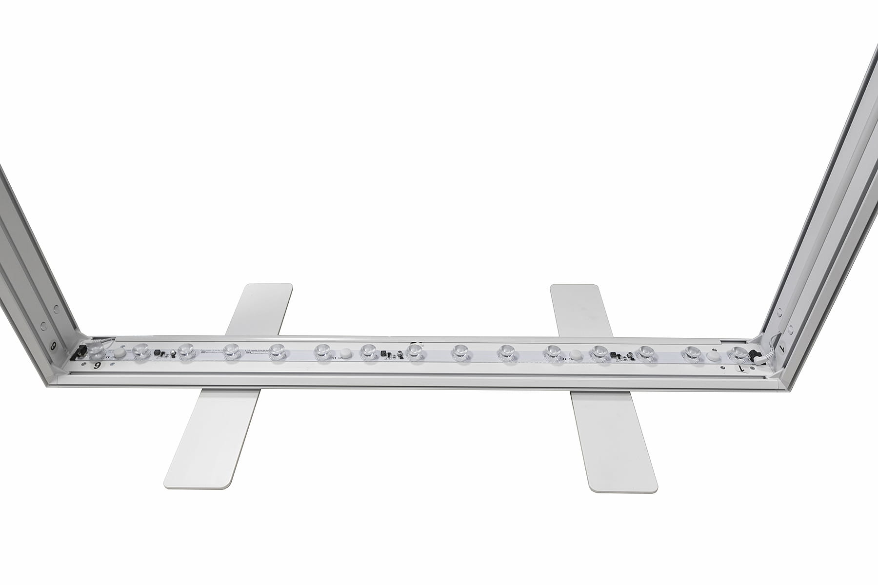 Stabilizing feet and LEDs of the illuminated stand