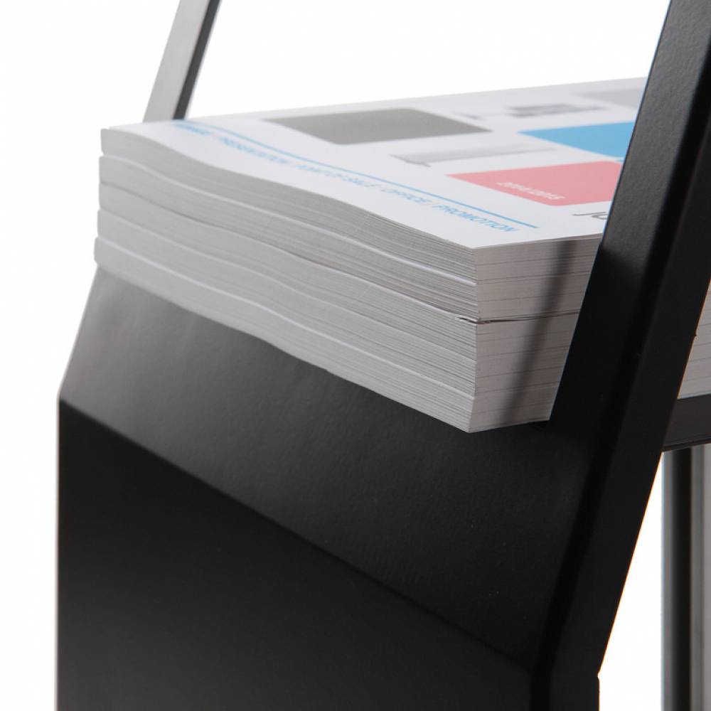 Informatiestandaard met plank en magnetisch foldervak A4 (297x210 mm) – zwart